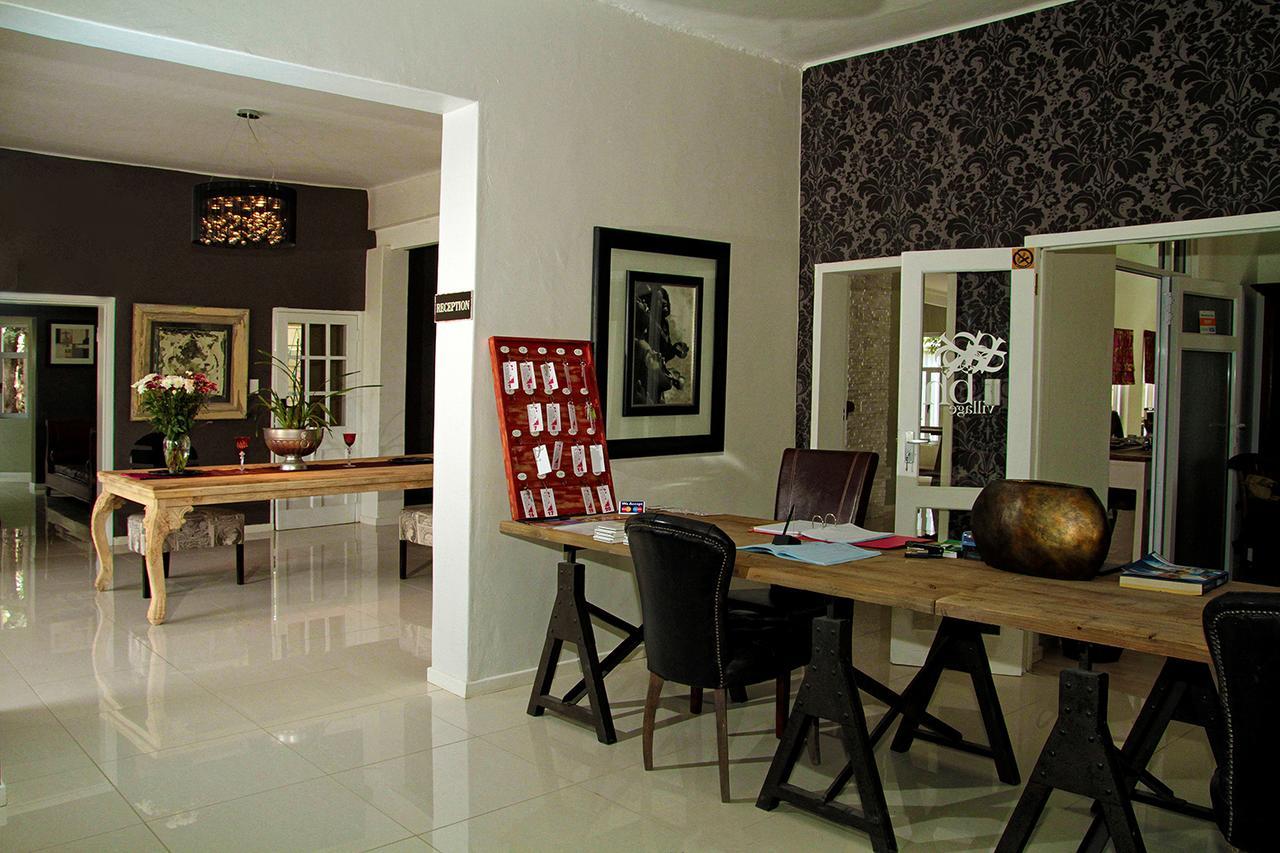 Village Boutique Hotel Otjiwarongo Kültér fotó