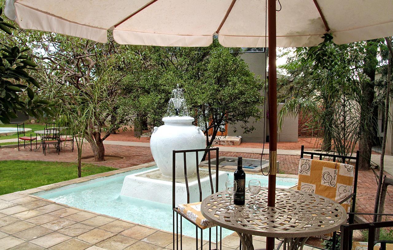 Village Boutique Hotel Otjiwarongo Kültér fotó