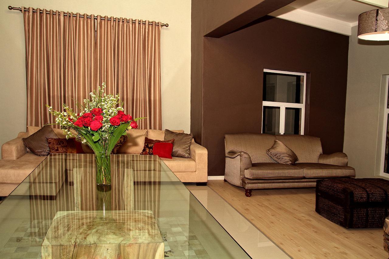 Village Boutique Hotel Otjiwarongo Kültér fotó