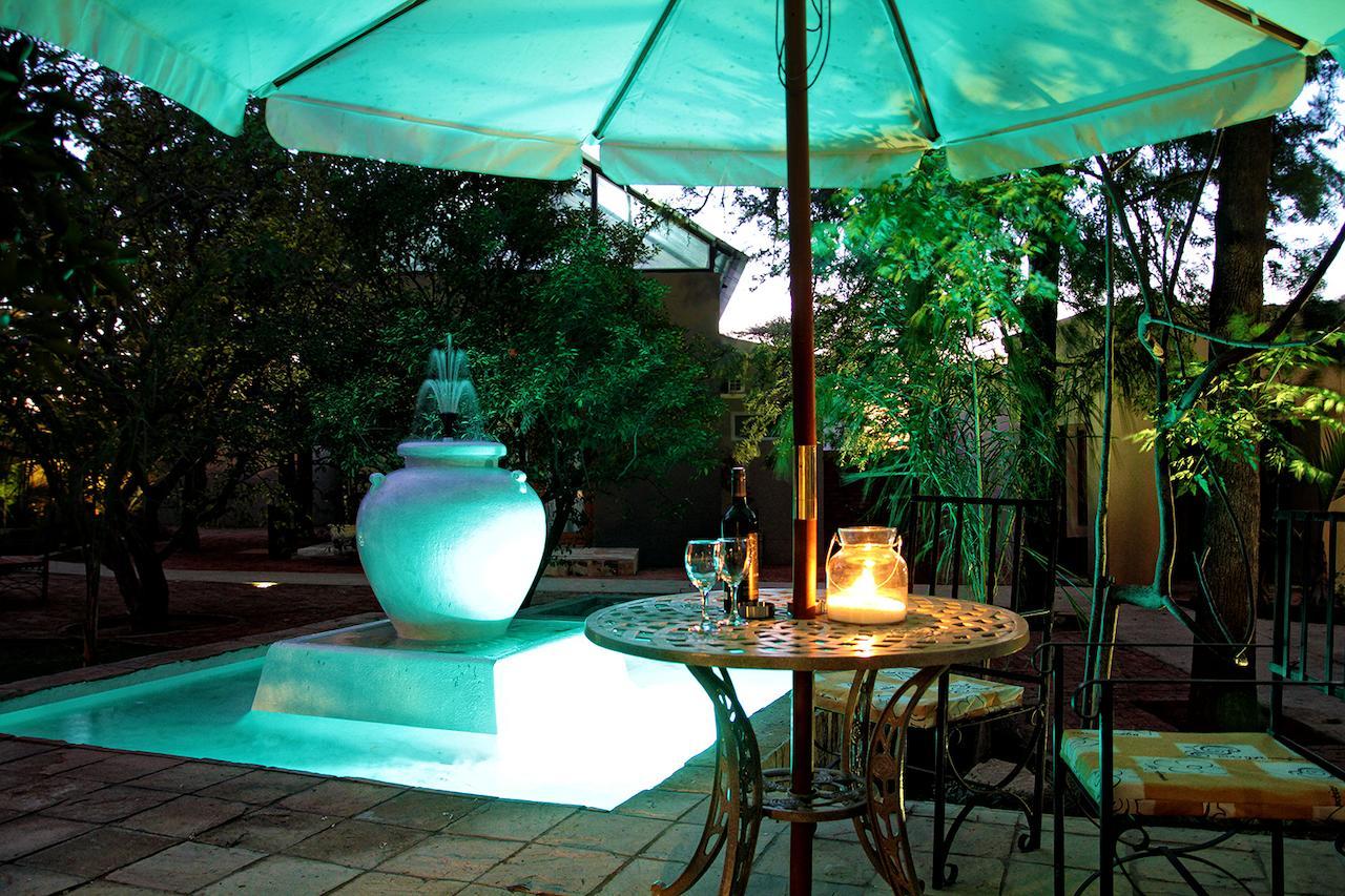 Village Boutique Hotel Otjiwarongo Kültér fotó