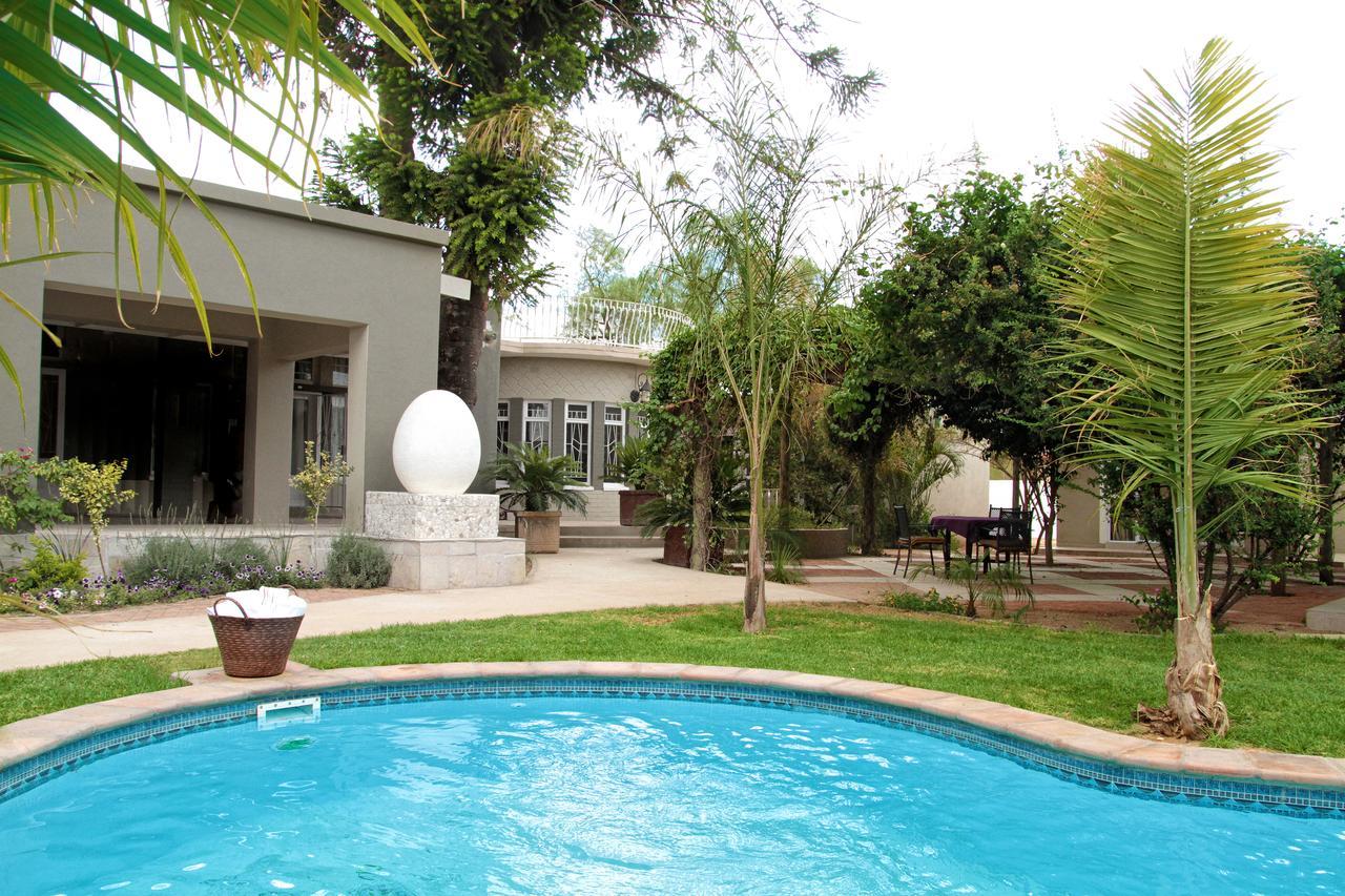 Village Boutique Hotel Otjiwarongo Kültér fotó