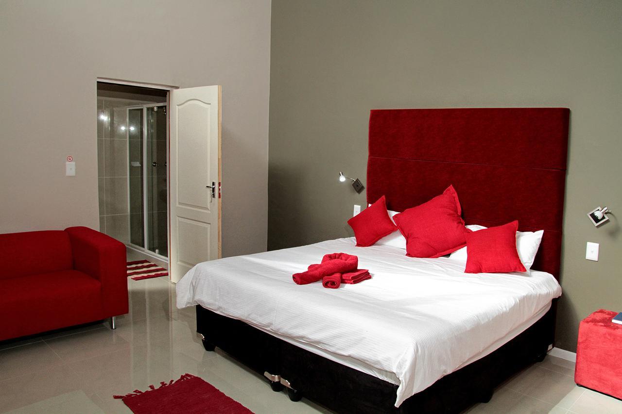 Village Boutique Hotel Otjiwarongo Kültér fotó