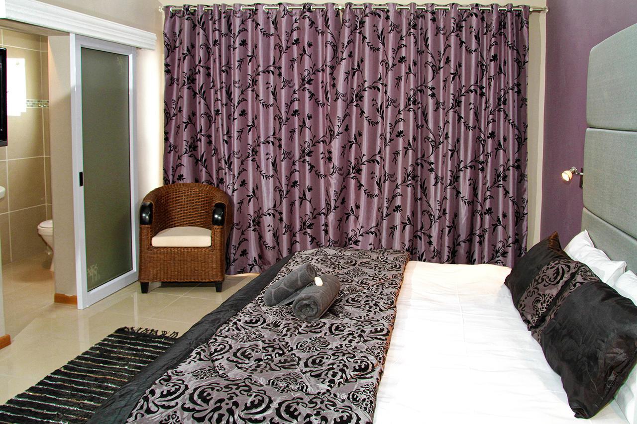 Village Boutique Hotel Otjiwarongo Kültér fotó