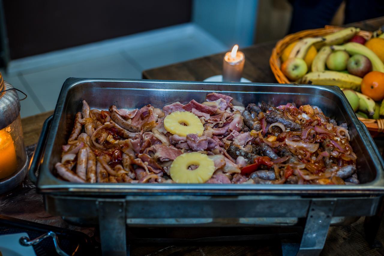 Village Boutique Hotel Otjiwarongo Kültér fotó