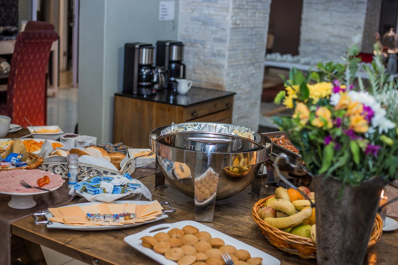 Village Boutique Hotel Otjiwarongo Kültér fotó