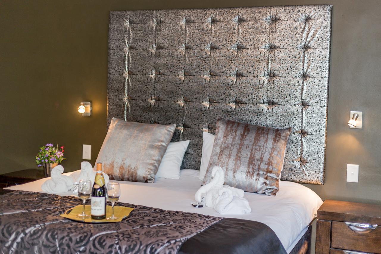 Village Boutique Hotel Otjiwarongo Kültér fotó
