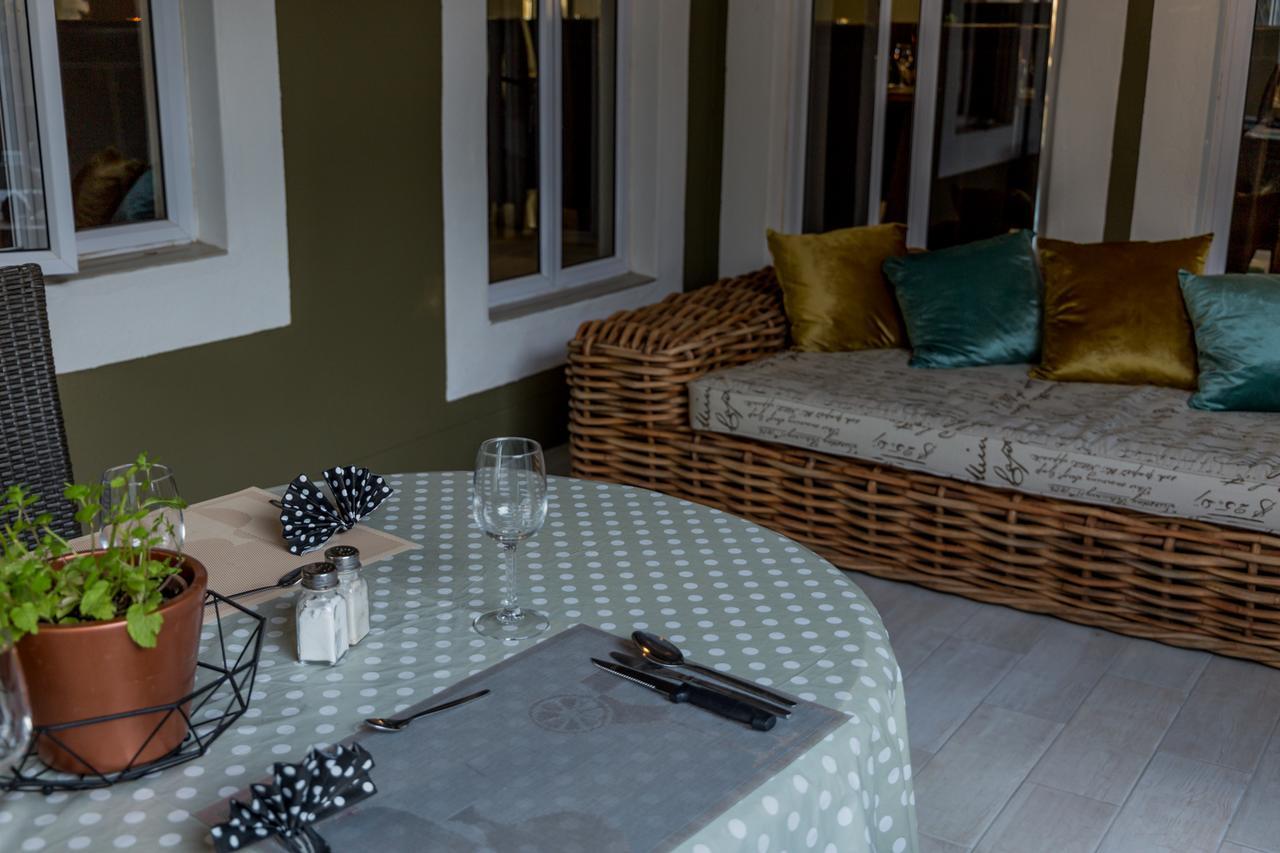 Village Boutique Hotel Otjiwarongo Kültér fotó