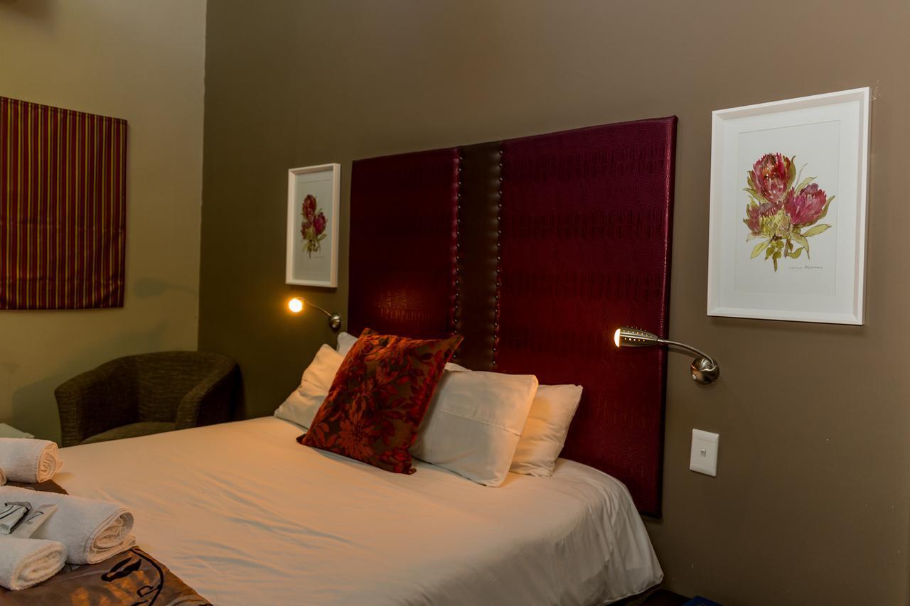 Village Boutique Hotel Otjiwarongo Kültér fotó