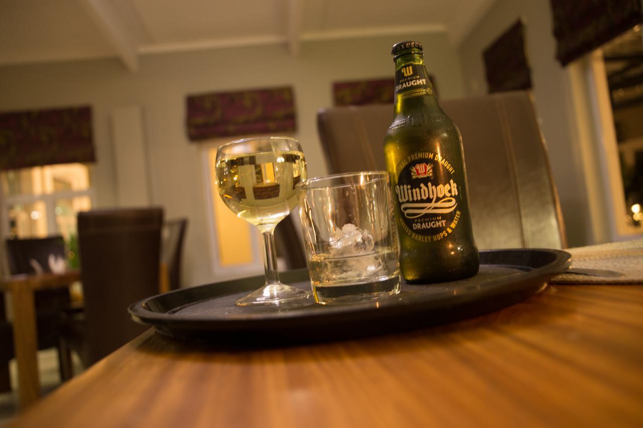 Village Boutique Hotel Otjiwarongo Kültér fotó