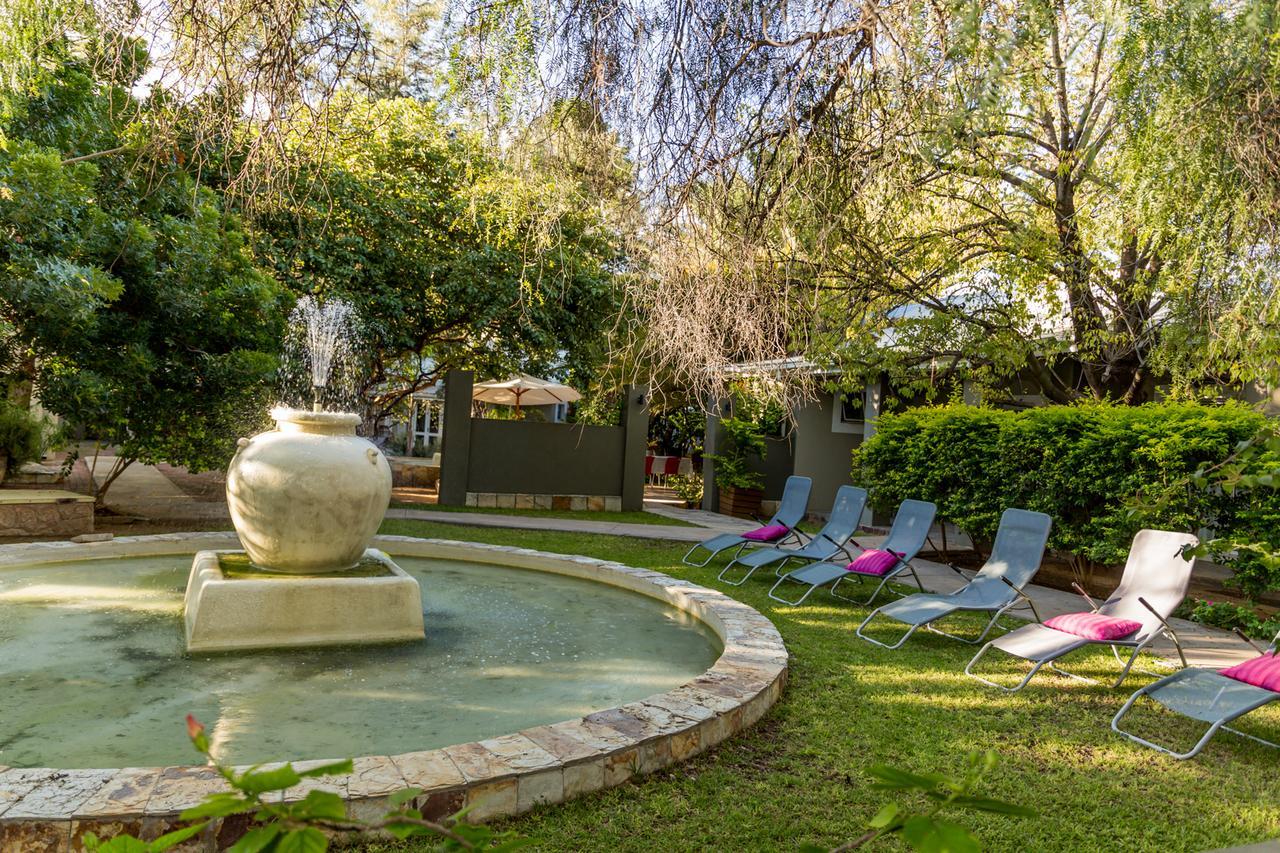 Village Boutique Hotel Otjiwarongo Kültér fotó