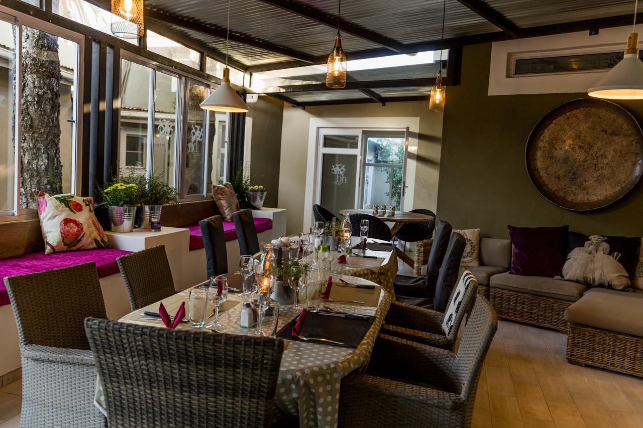 Village Boutique Hotel Otjiwarongo Kültér fotó