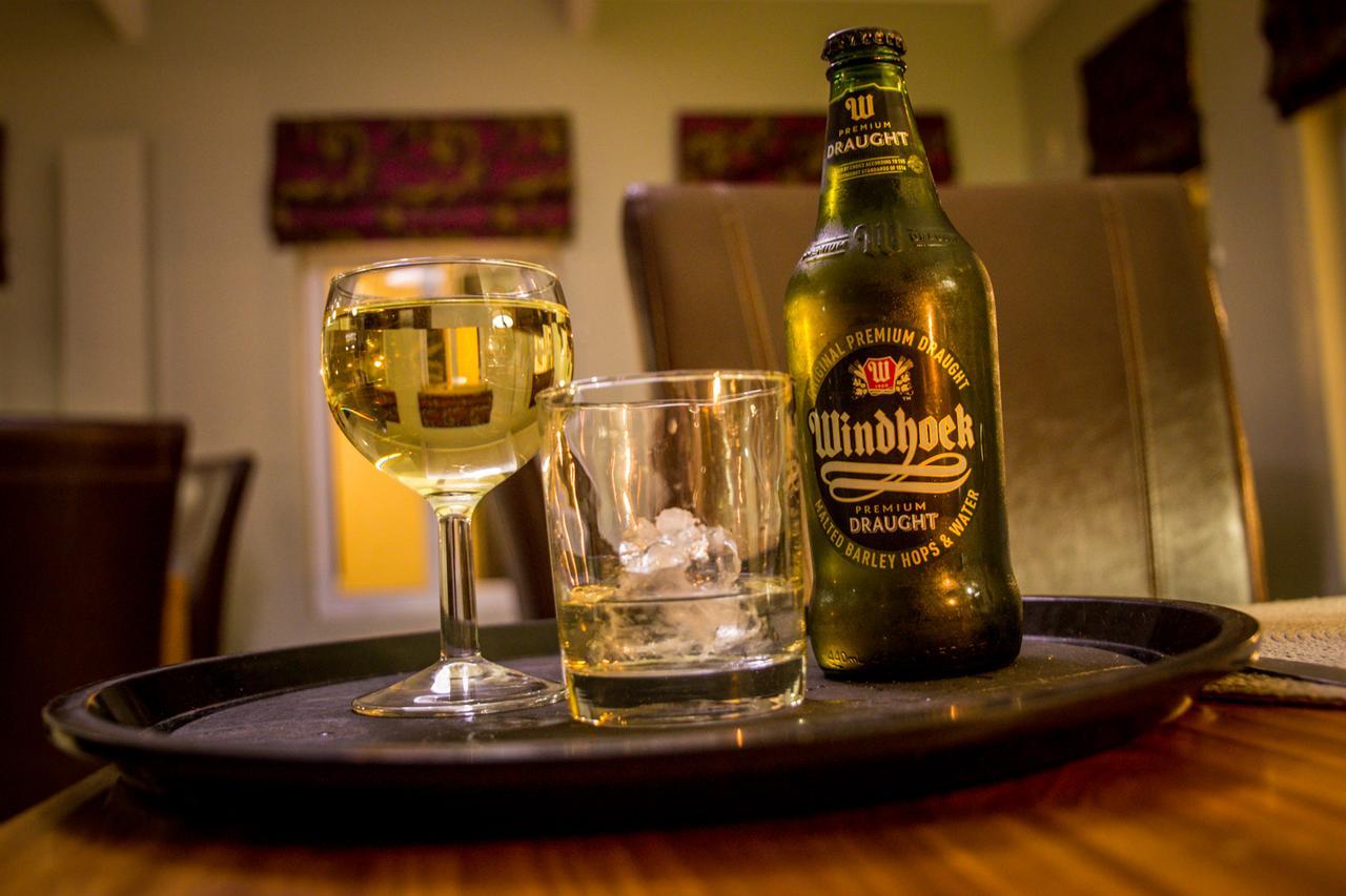 Village Boutique Hotel Otjiwarongo Kültér fotó